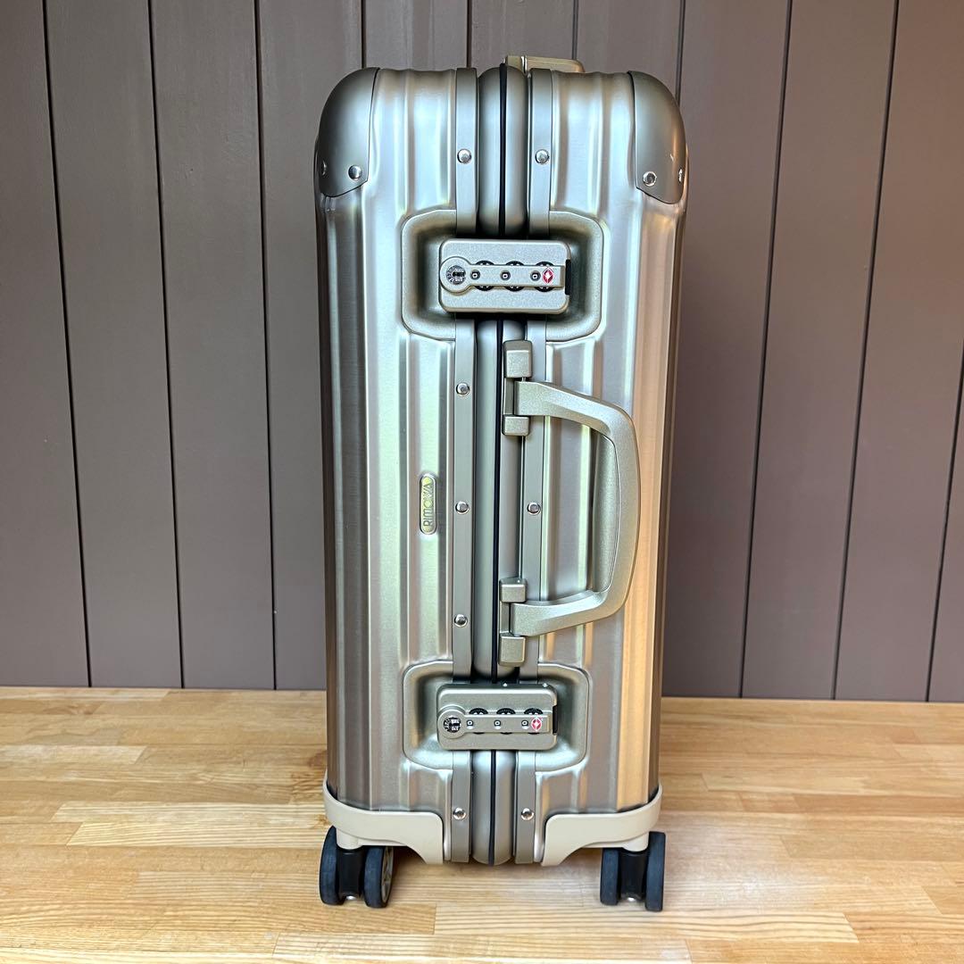 【極美品】 トパーズ チタニウム 4輪 リモワ スーツケース