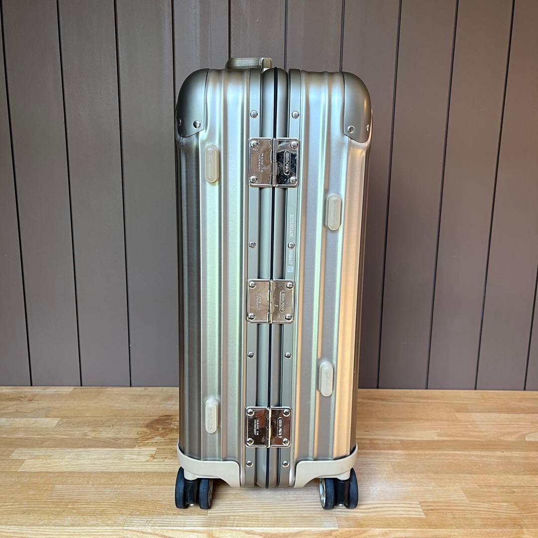 【極美品】 トパーズ チタニウム 4輪 リモワ スーツケース