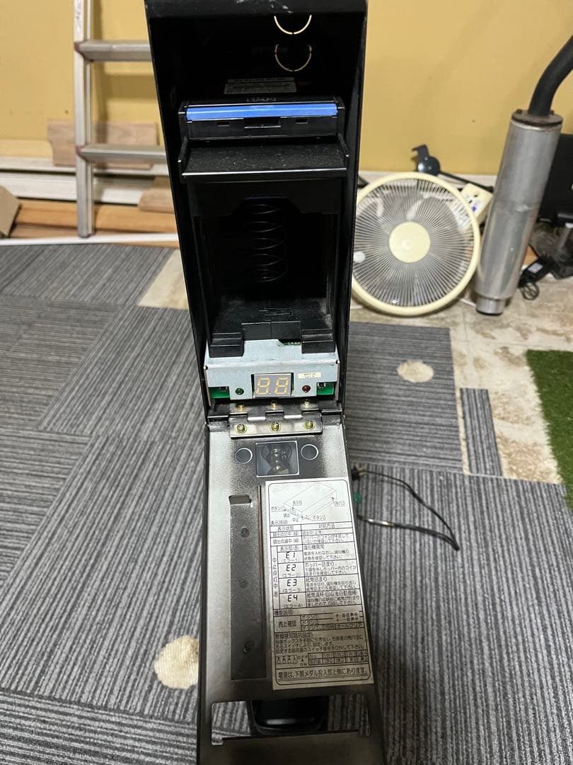 両替機 1,000円から100円 新紙幣未対応 【ジャンク】