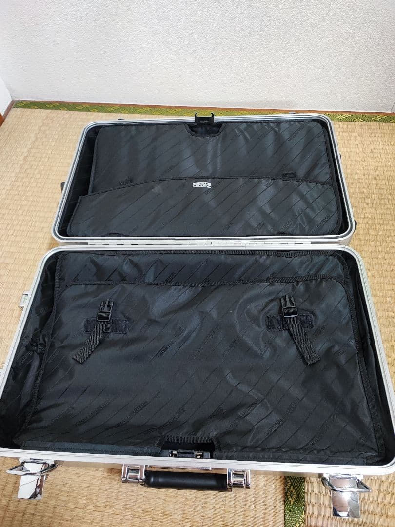 【ジャンク】ゼロハリバートン キャリーケース シルバー