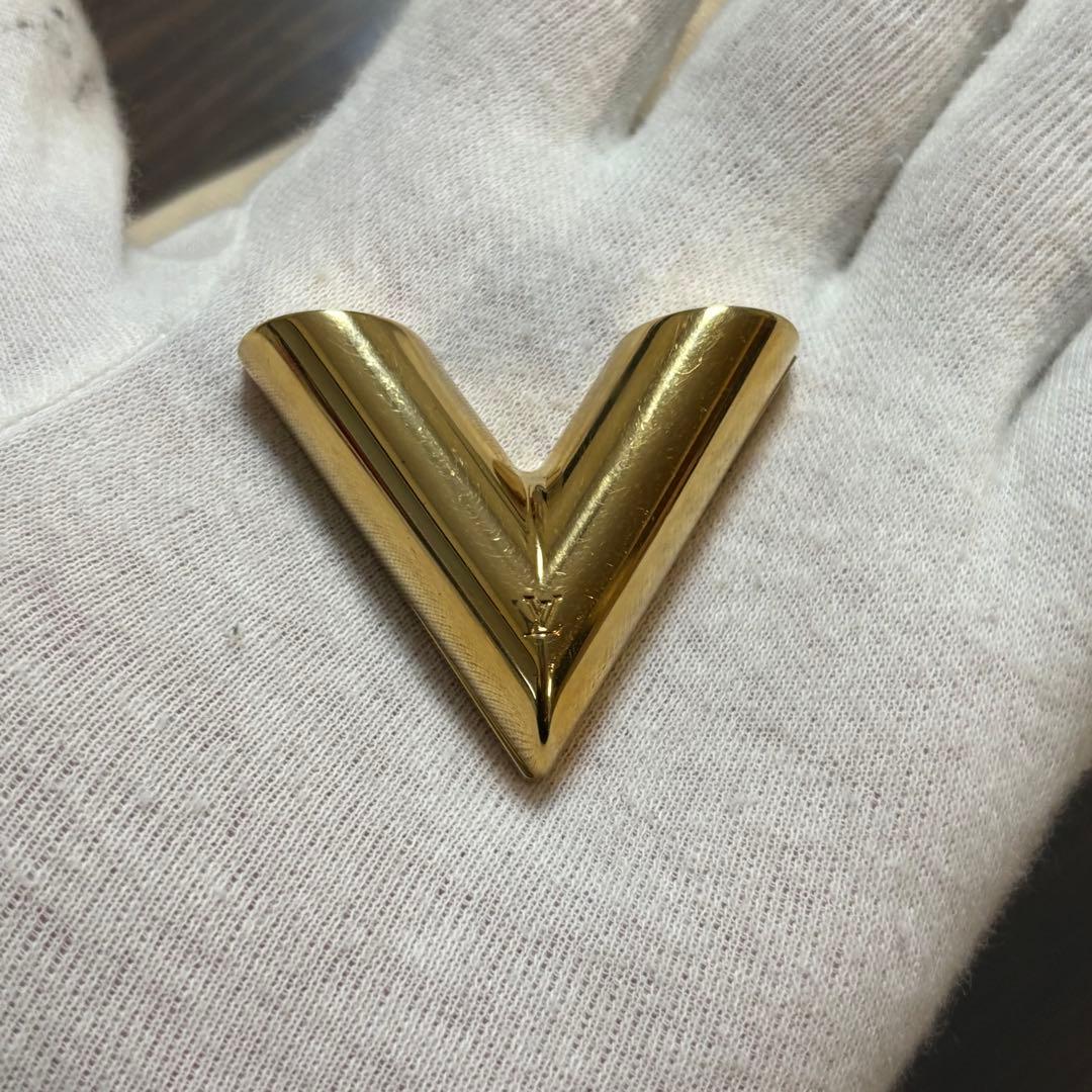 ［美品］ルイヴィトン　エッセンシャルV マグネット式　ブローチ　M61089