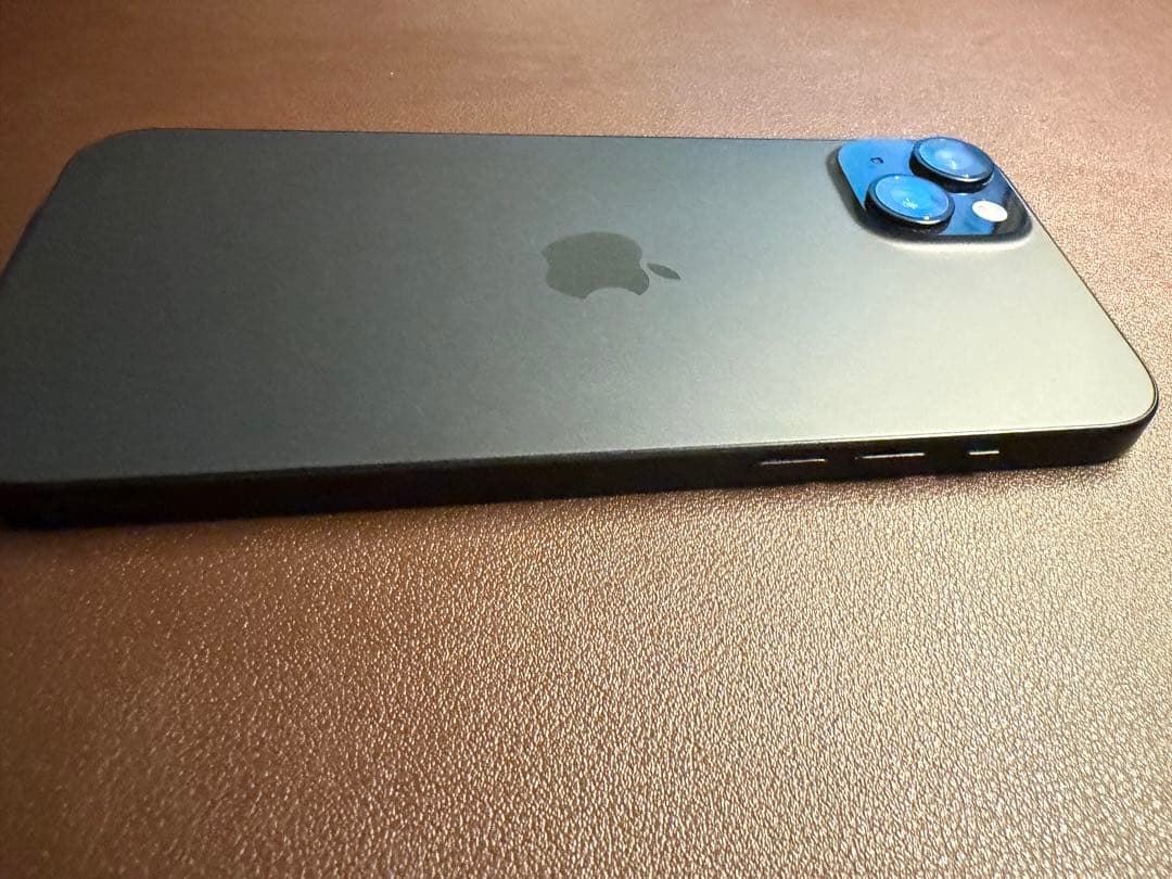 iPhone 15 Plus 256GB ブラック 美品