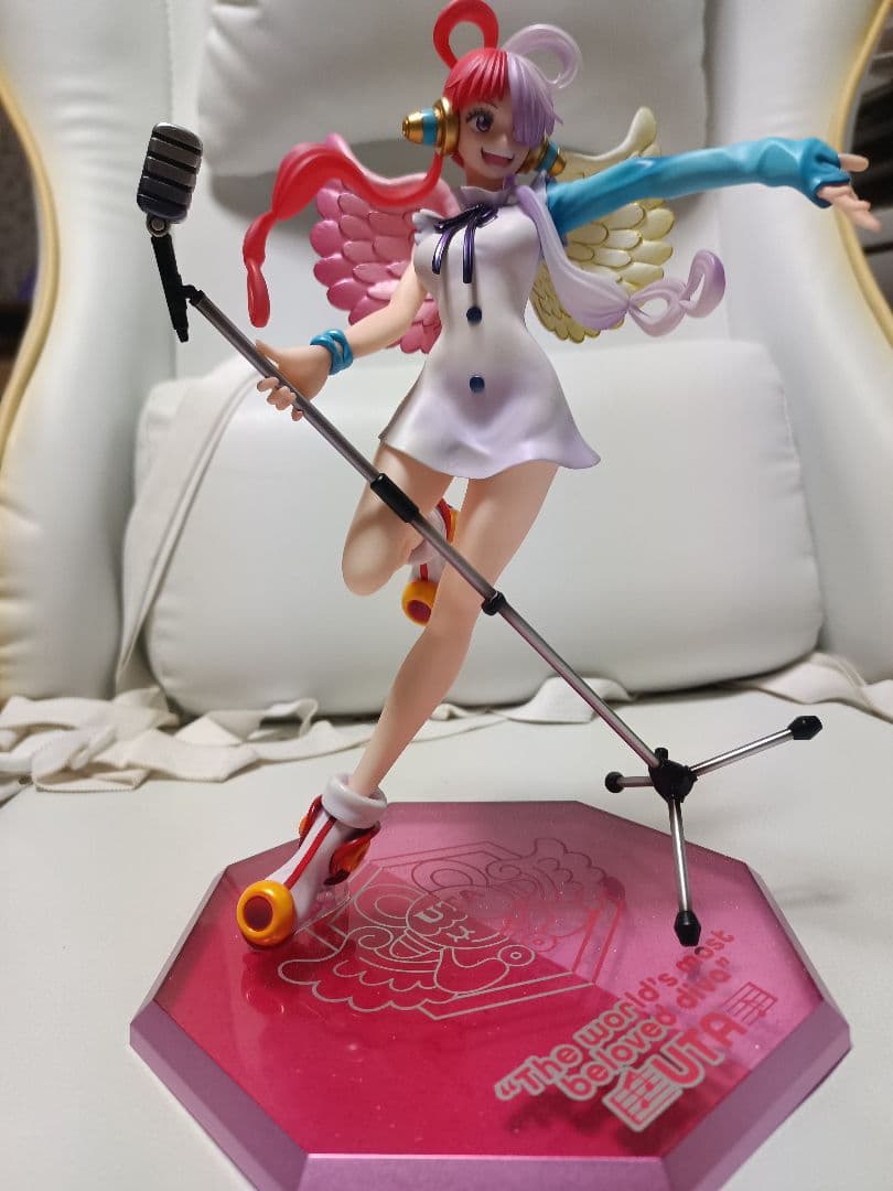 POP “RED-EDITION” “世界の歌姫” ウタ