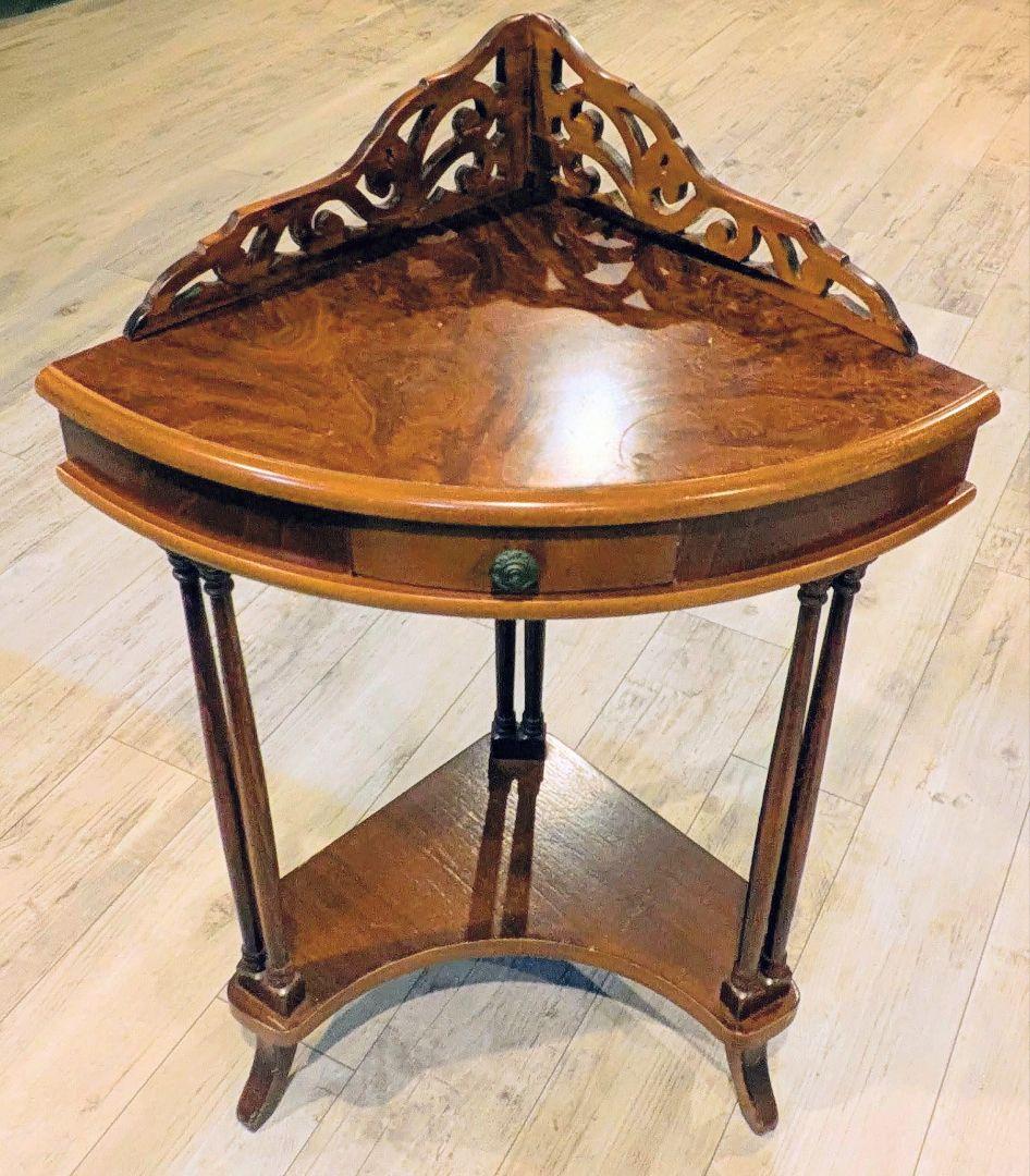 イタリア製 アンティーク調 コーナーテーブル 透かし飾り 輸入家具 送料込