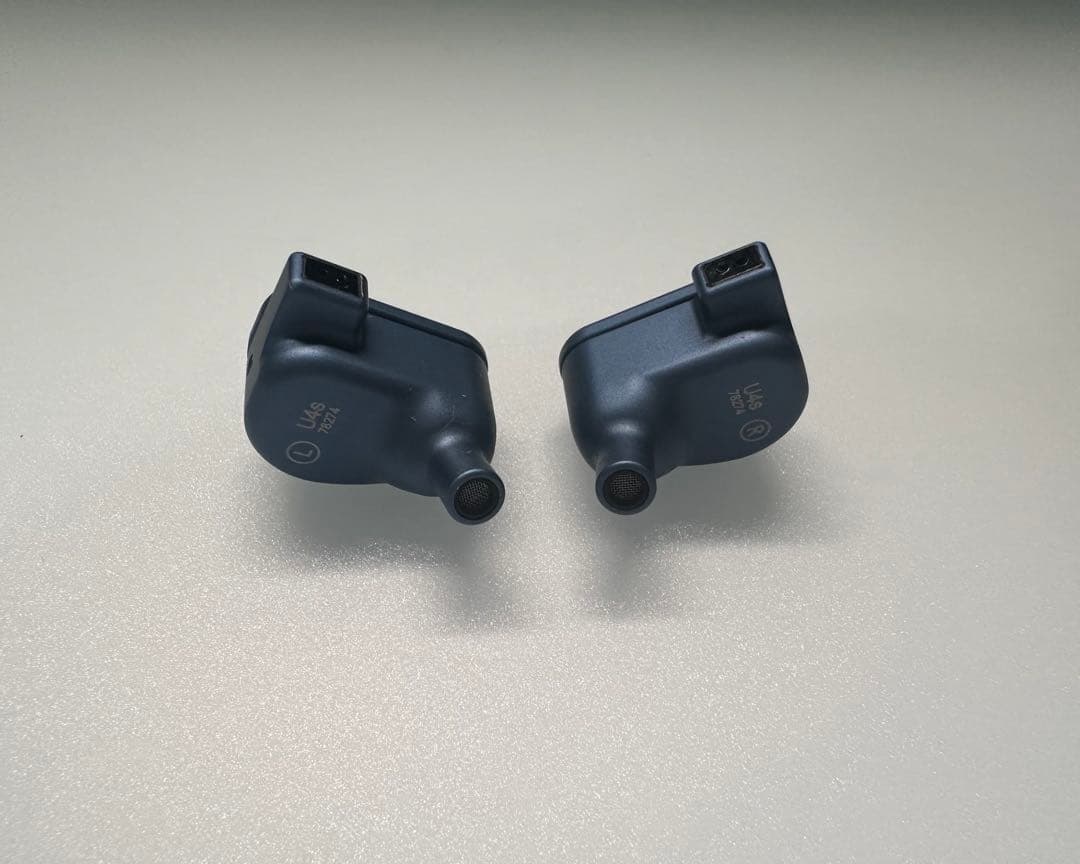 イヤホン 64 AUDIO U4s