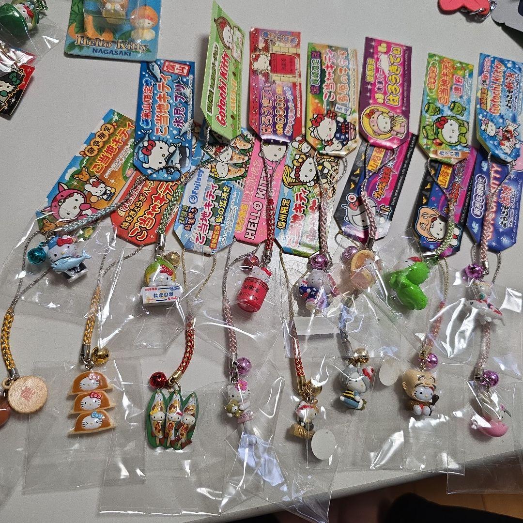 ご当地キティ　まとめ売り80個