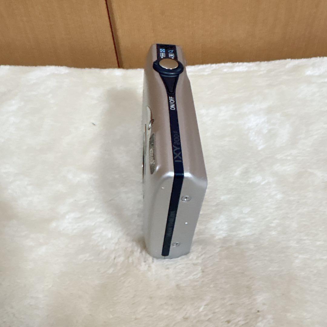 Canon IXY 200F コンパクトデジタルカメラ　シルバー