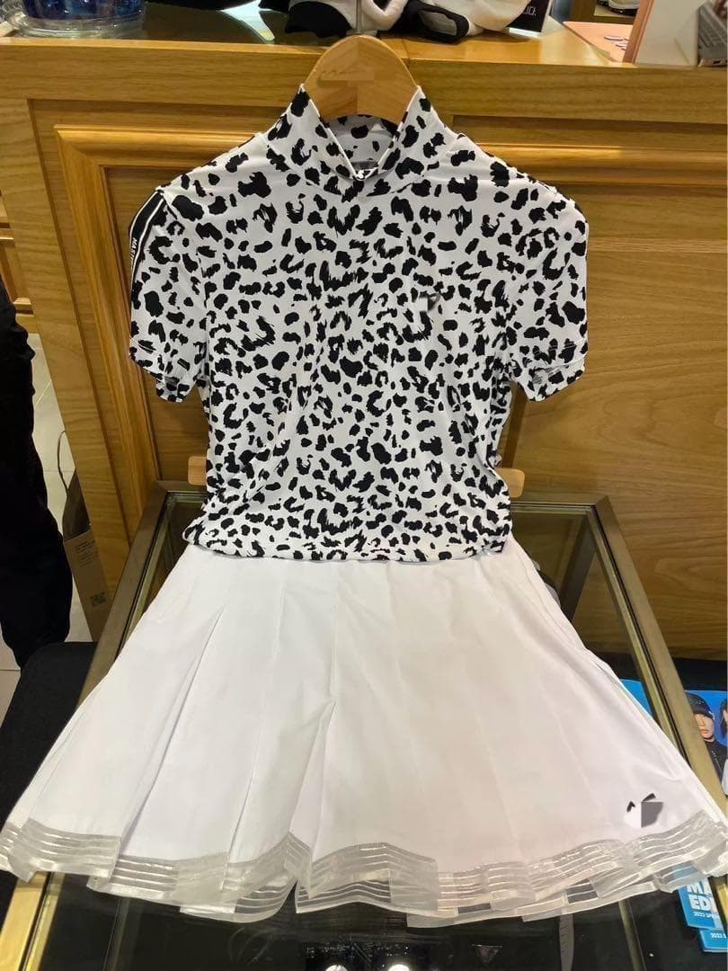 【ラスト１・値下】マスターバニーエディションレディースハイネックゴルフ半袖