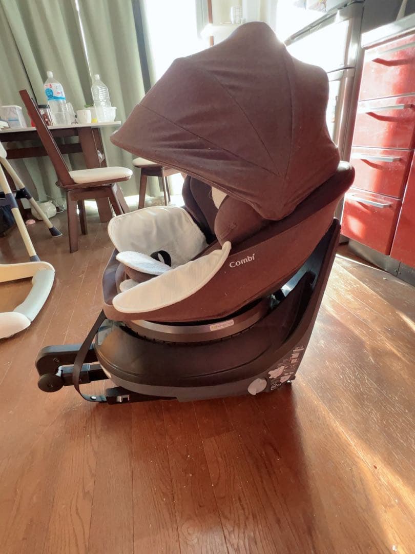 Combi クルムーヴスマート ISOFIX 360度回転