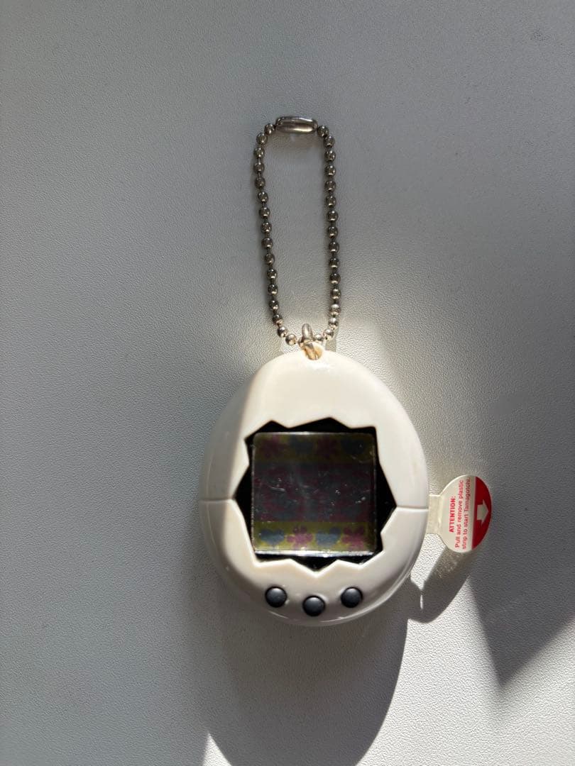 初代たまごっち 未使用 箱なし BANDAI 1997 白 海外版