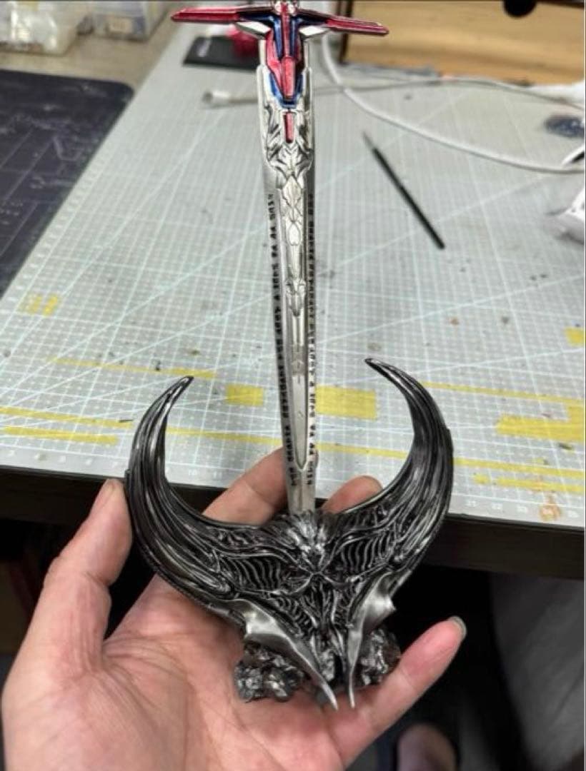 dlxオプトマスプライム　老八製　 剣のスダンド