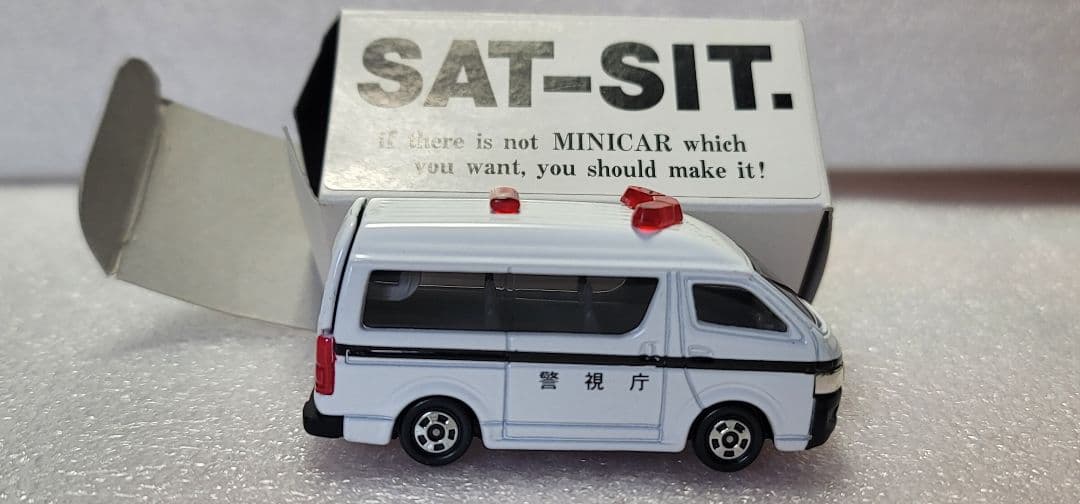 【 送料無料 】未使用！即発！ ハイエース パトカー 警視庁 「 トミカ 」