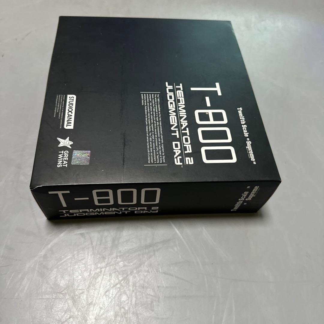 ターミネーターフィギュアとバイク