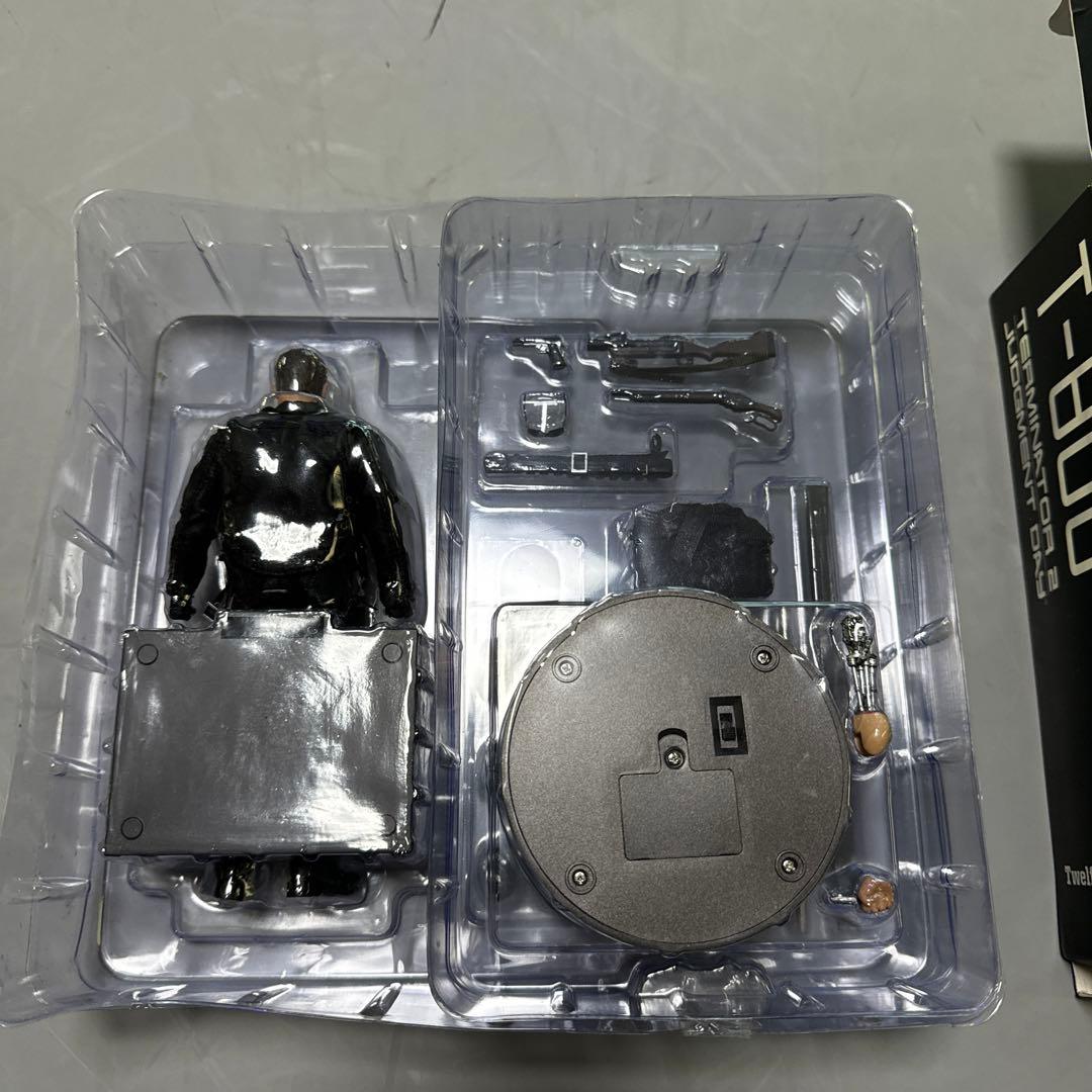 ターミネーターフィギュアとバイク