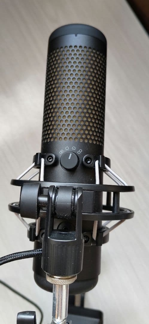 HyperX QuadCast S　マイクアーム付