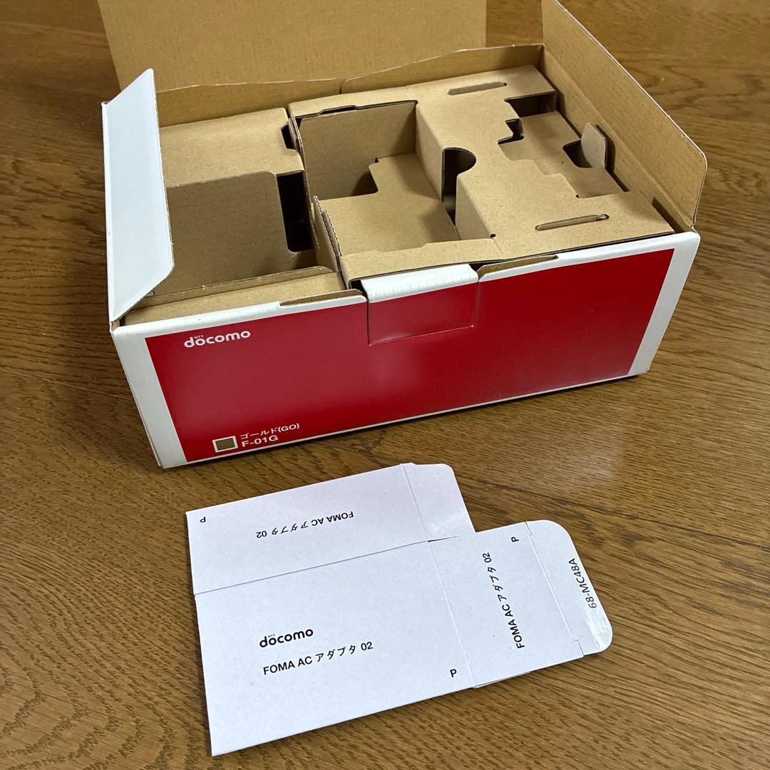 docomo ドコモ F-01G 折りたたみ式携帯電話　卓上充電器付き