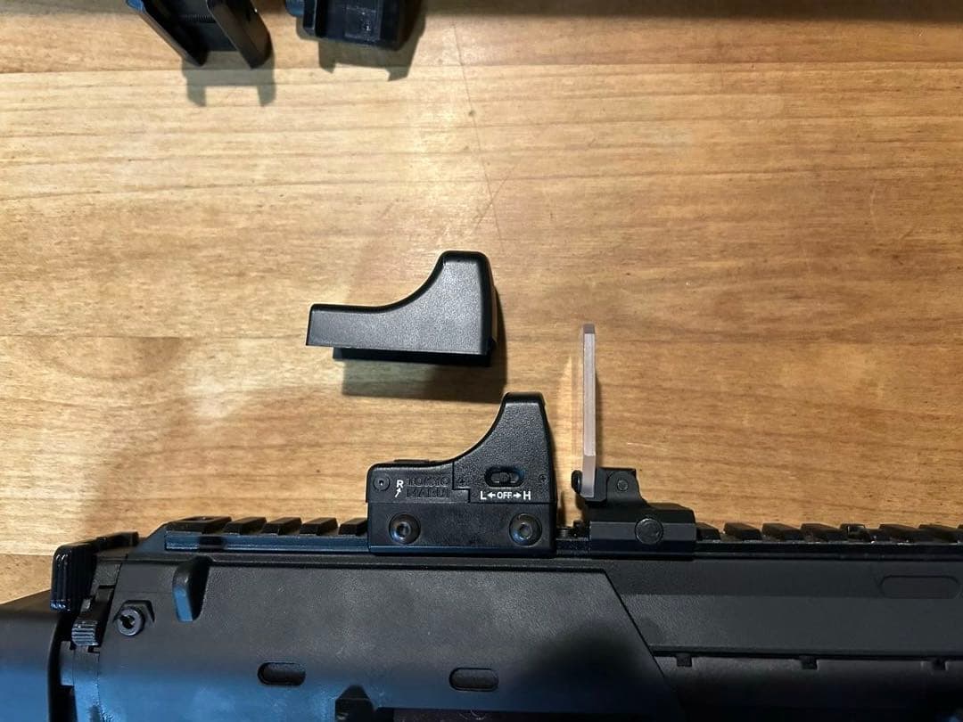 東京マルイ　MP7A1ガスブローバック　カスタム　ドットサイト　サイレンサー付き