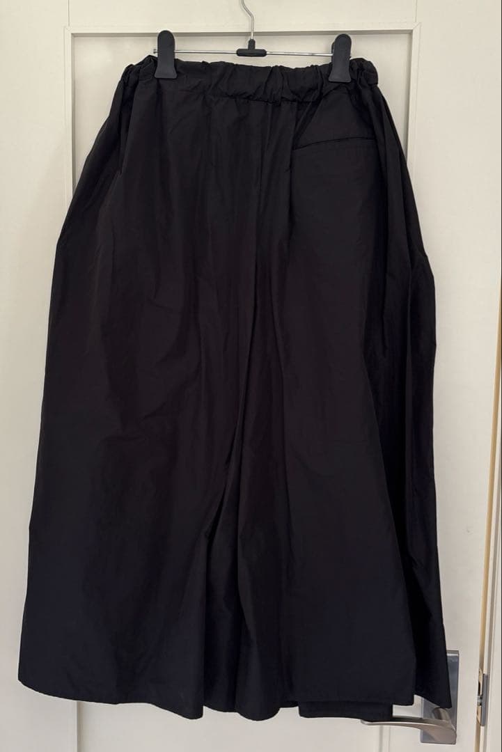 美品 macchat メモリーキュロットパンツ　ブラック