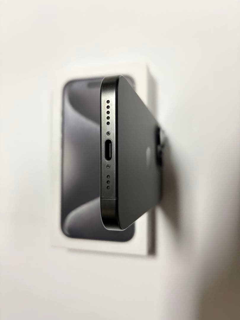 Apple iPhone 15 Pro ブラックチタニウム 128GB 本体