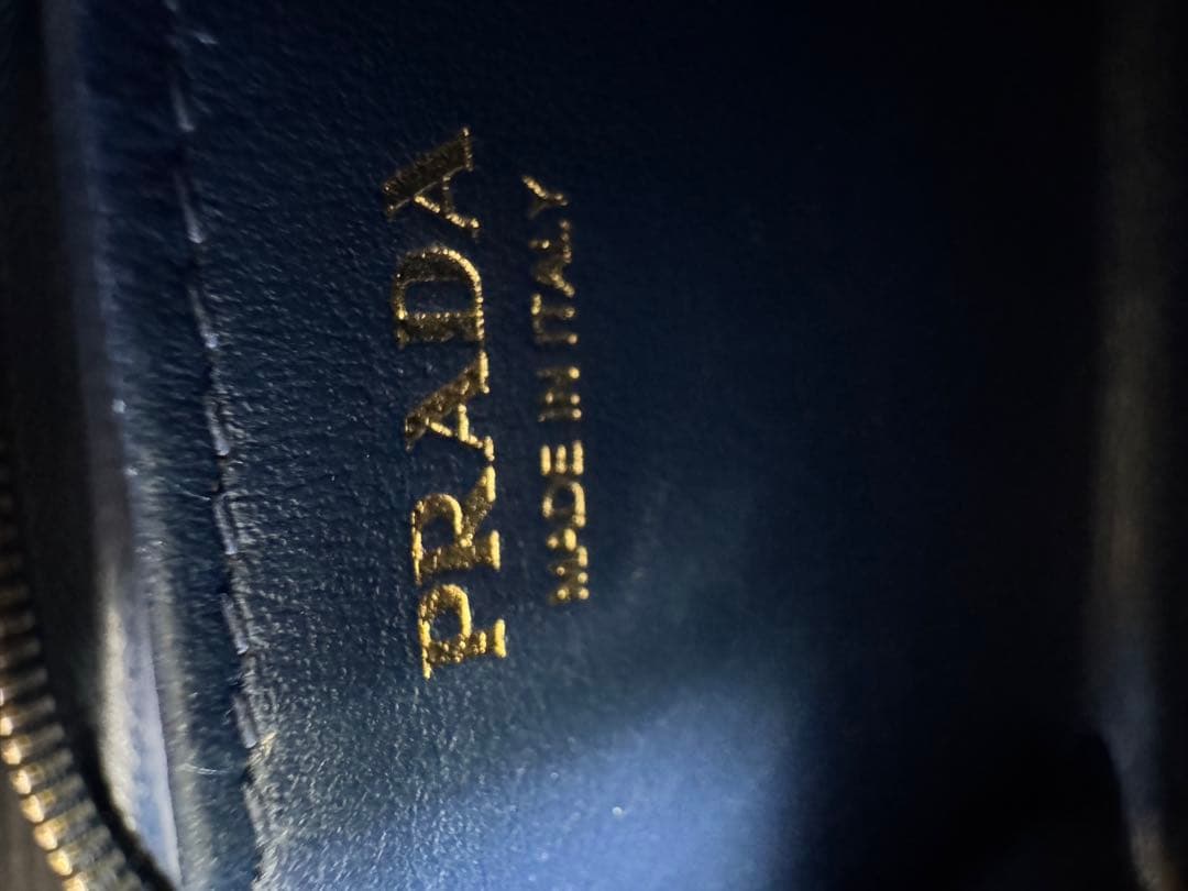 PRADA ネイビー ケース