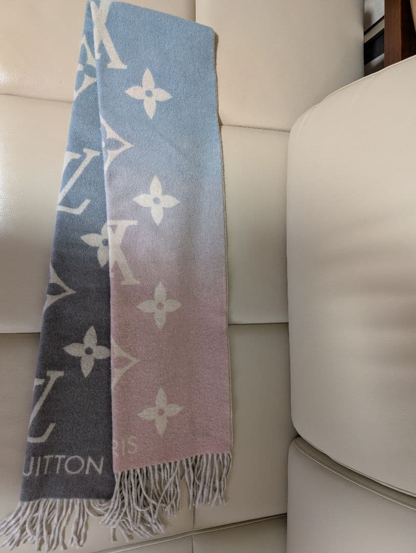 ルイ・ヴィトン レイキャビック グラディエント マフラー