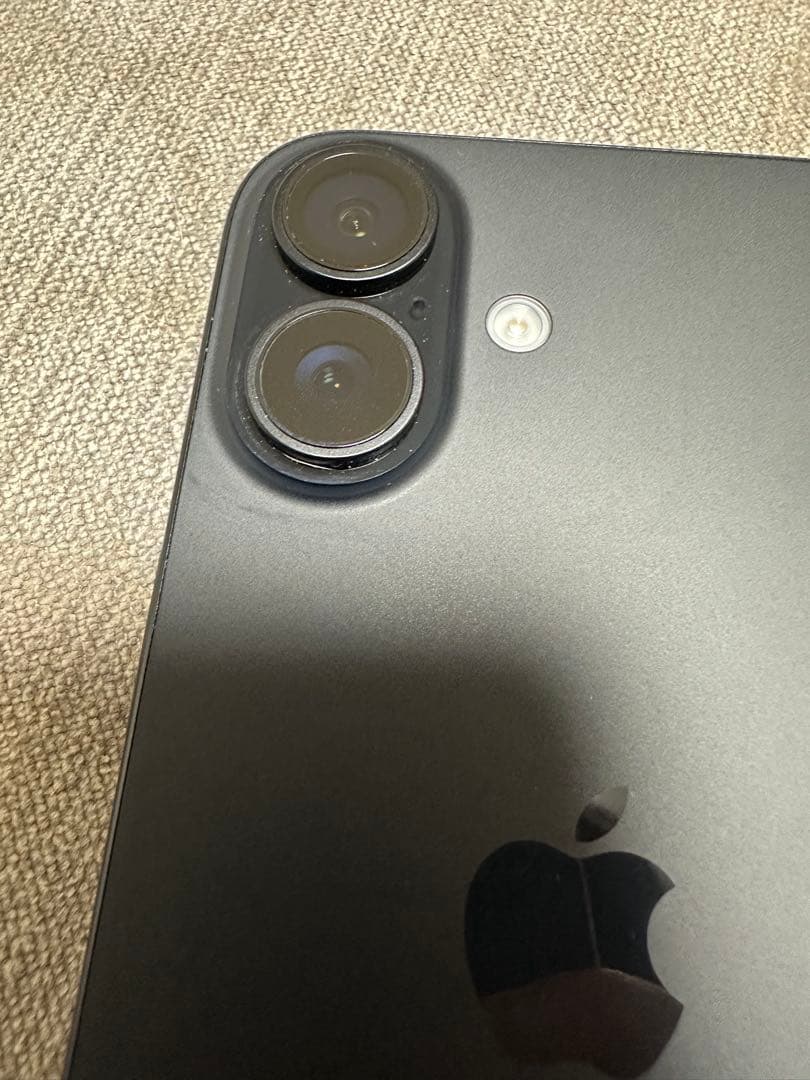 や*す様 Apple iPhone 16 ブラック　超美品