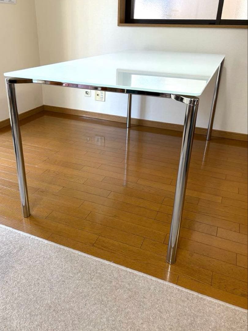 フリッツハンセン Fritz Hansen プラーノ ダイニングテーブル