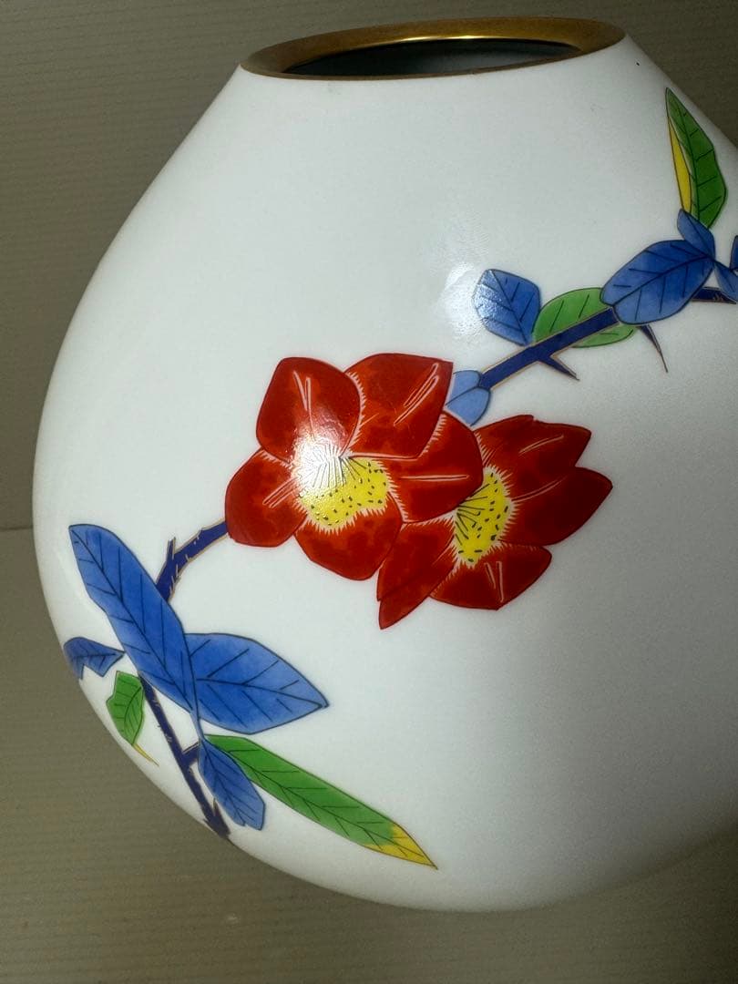 2152 香蘭社　木瓜の花　花瓶　金彩