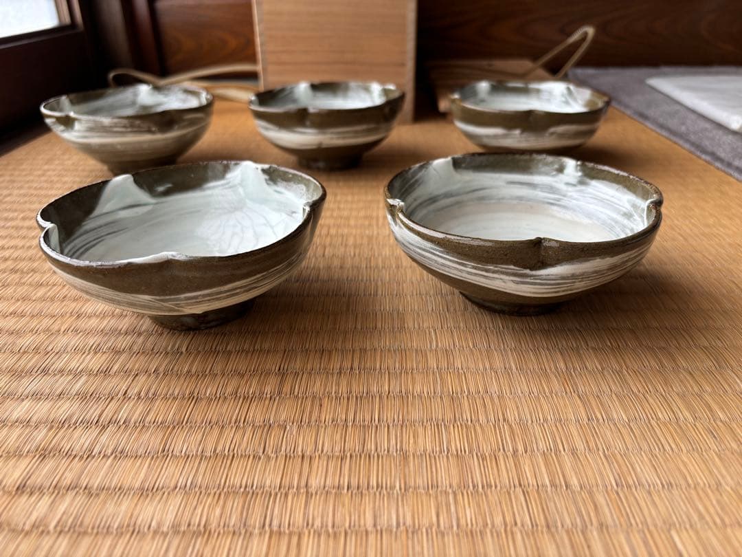 小林東五 『刷毛目輪花 小鉢』五客 木箱付き 對州窯 玄