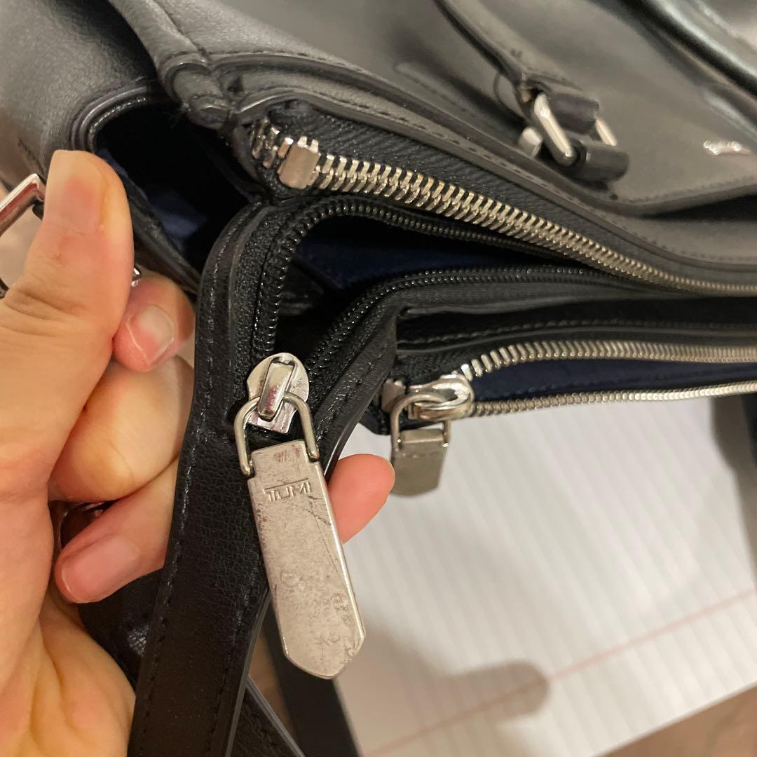 ブラック レザー ビジネスバッグ A4対応　TUMI