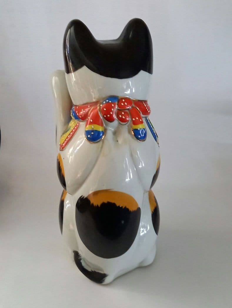 招き猫　縁起物