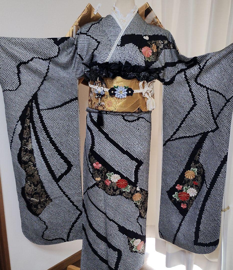 成人式　正絹振袖フルセット　総絞り黒　刺繍　豪華　華やか　草履バックセット