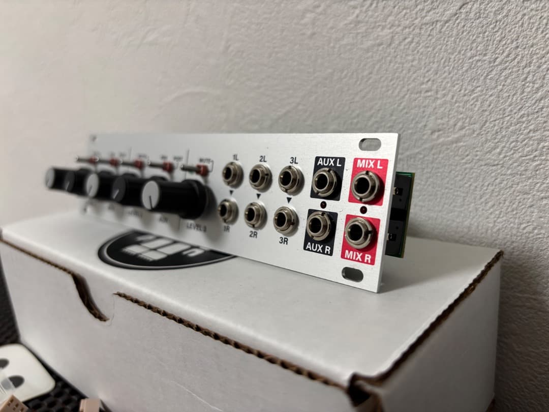 Intellijel Aux Mix 1U ユーロラック モジュラーシンセ