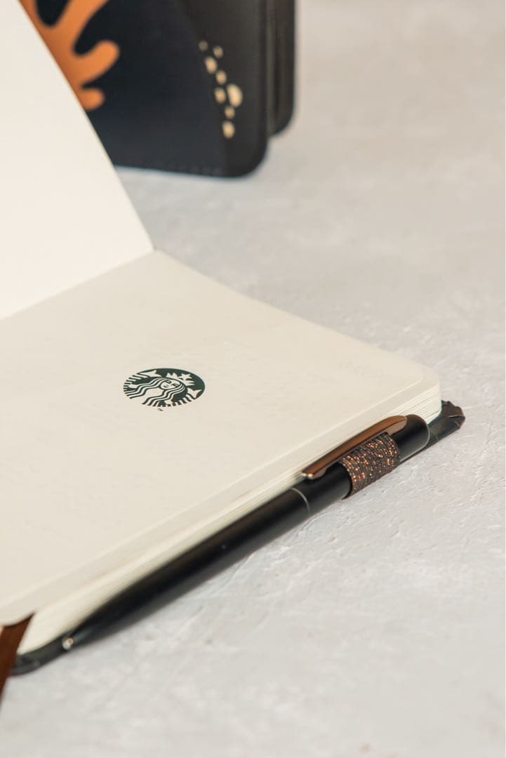 激レア入手困難！お得なセット　海外スタバ2026年ダイアリー