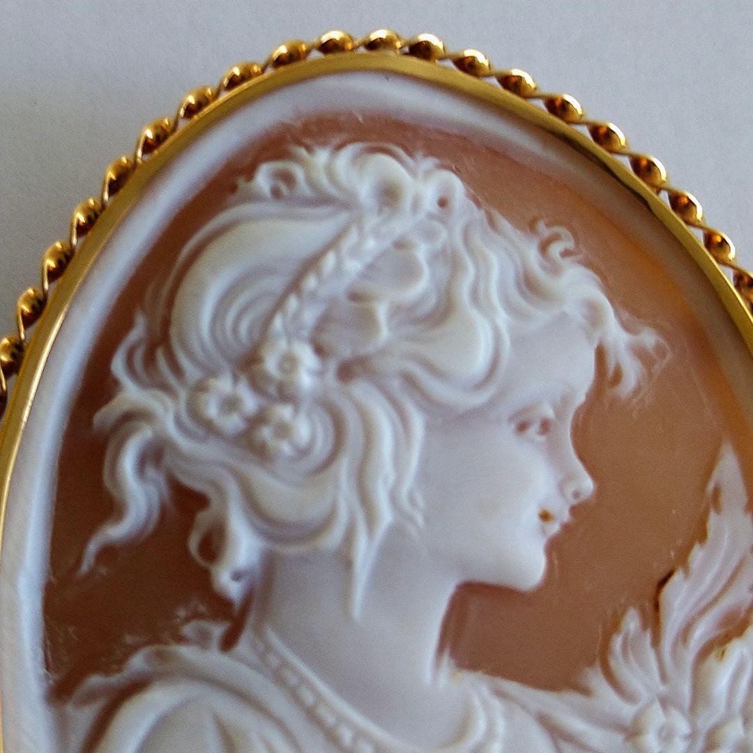 チョコレート✤作家ものシェルカメオ✤18K『小花に包まれて』2ways