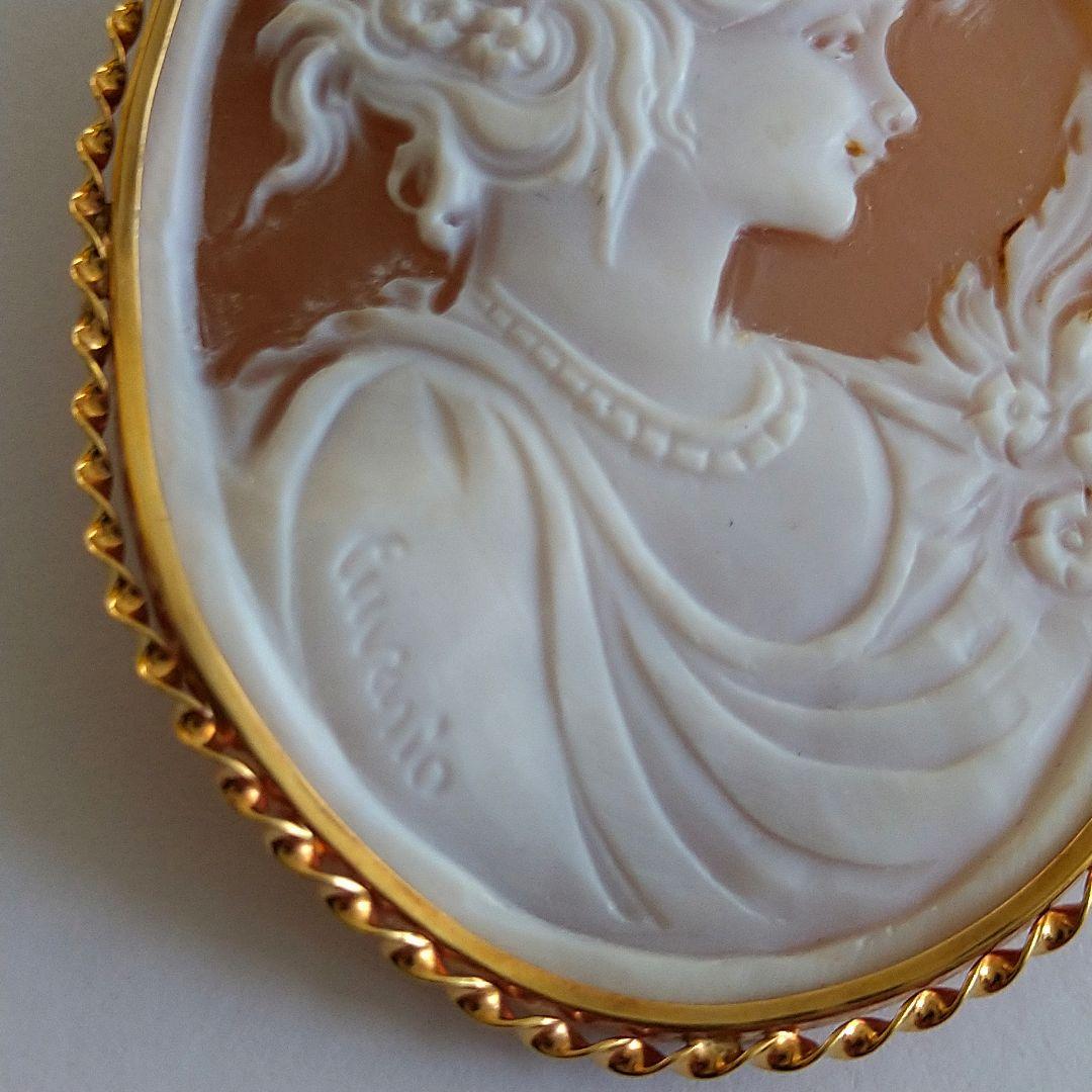 チョコレート✤作家ものシェルカメオ✤18K『小花に包まれて』2ways