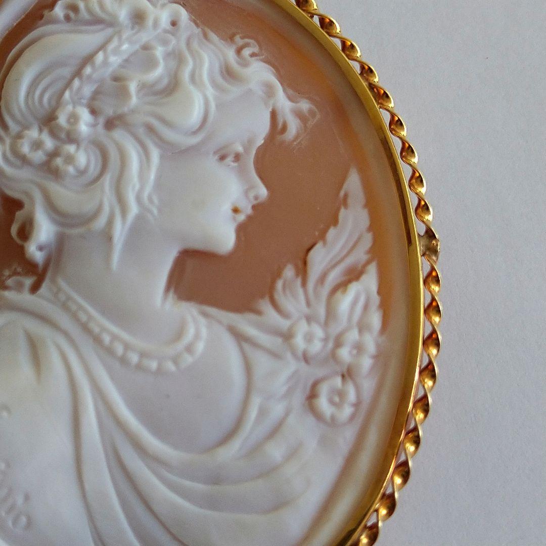 チョコレート✤作家ものシェルカメオ✤18K『小花に包まれて』2ways