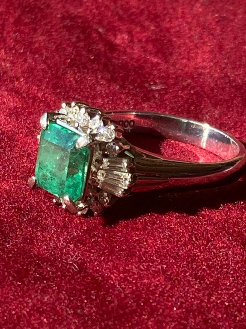 エメラルド1.82ct &ダイヤモンド 0.45ctリング