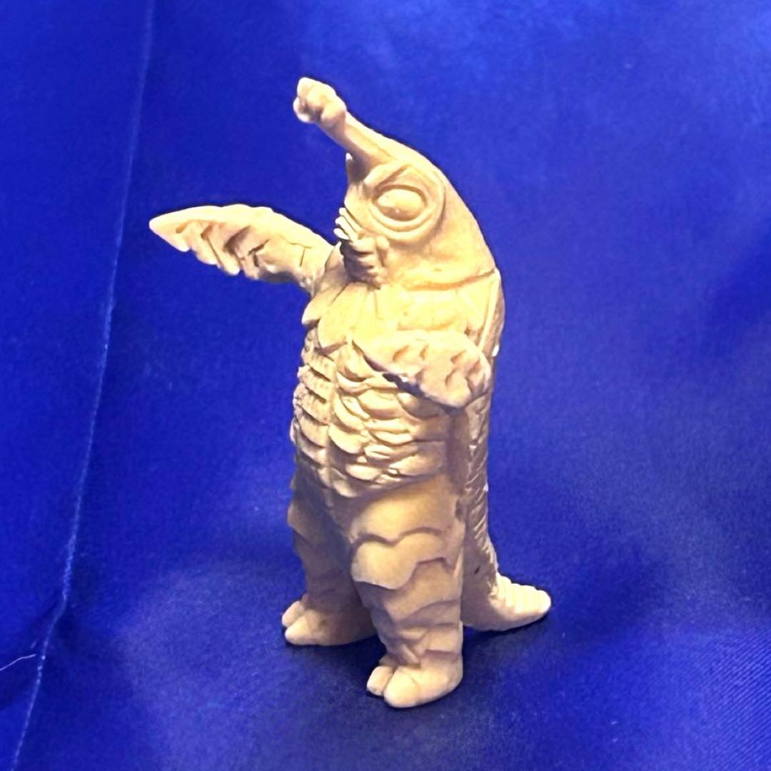 【匿名配送】東宝　怪獣消しゴム『メガロ』 レアもの