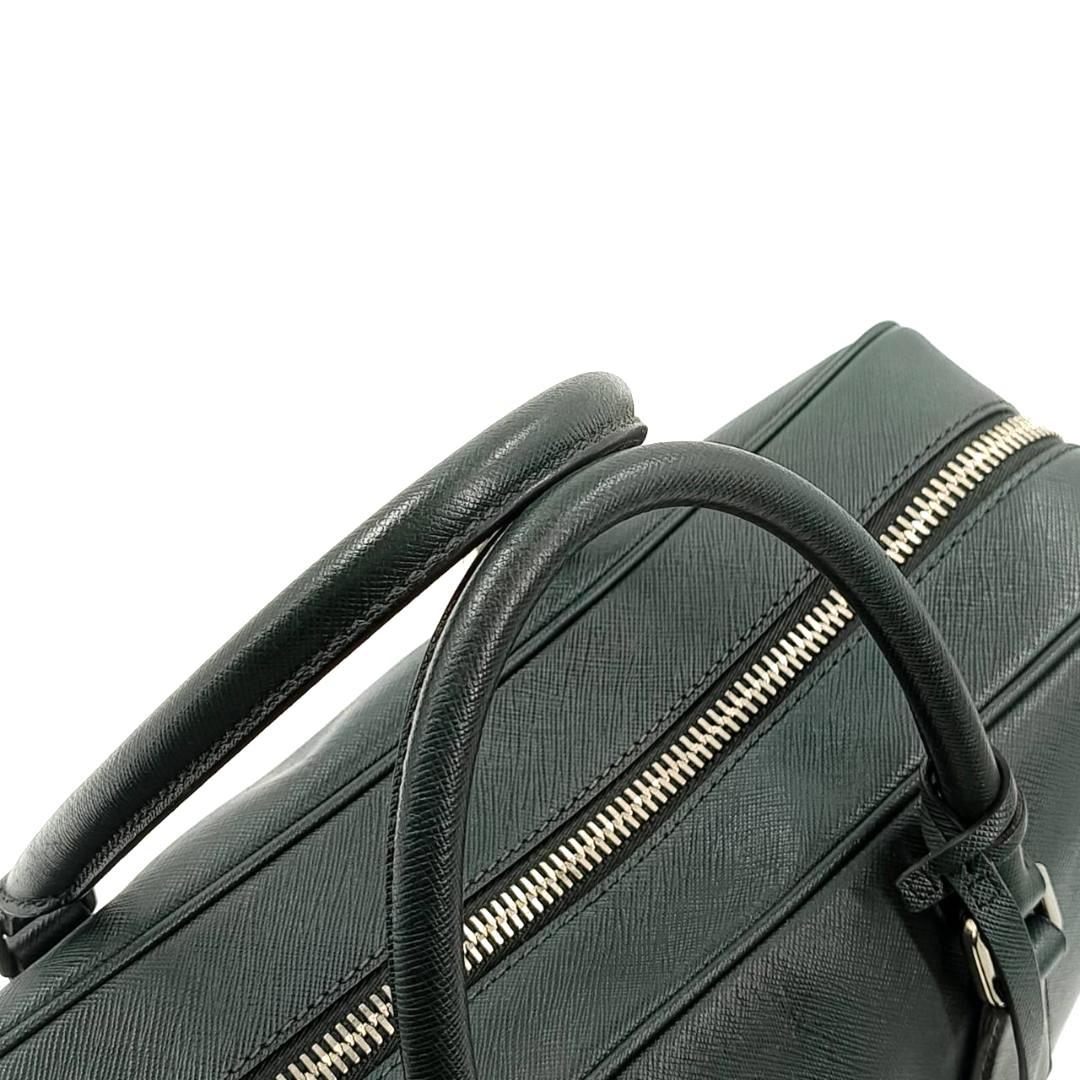 希少色 美品✨️プラダ　サフィアーノレザー　ビジネスバッグ　三角ロゴ　深緑