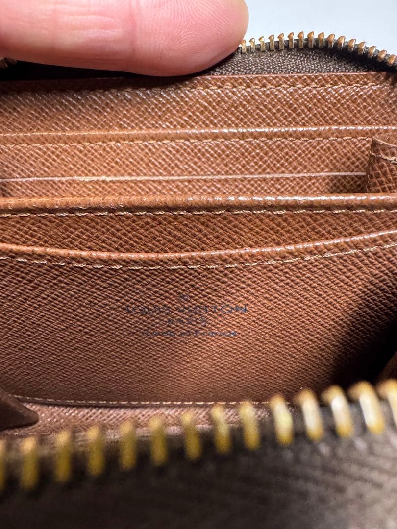 ルイヴィトン ジッピーパース モノグラム