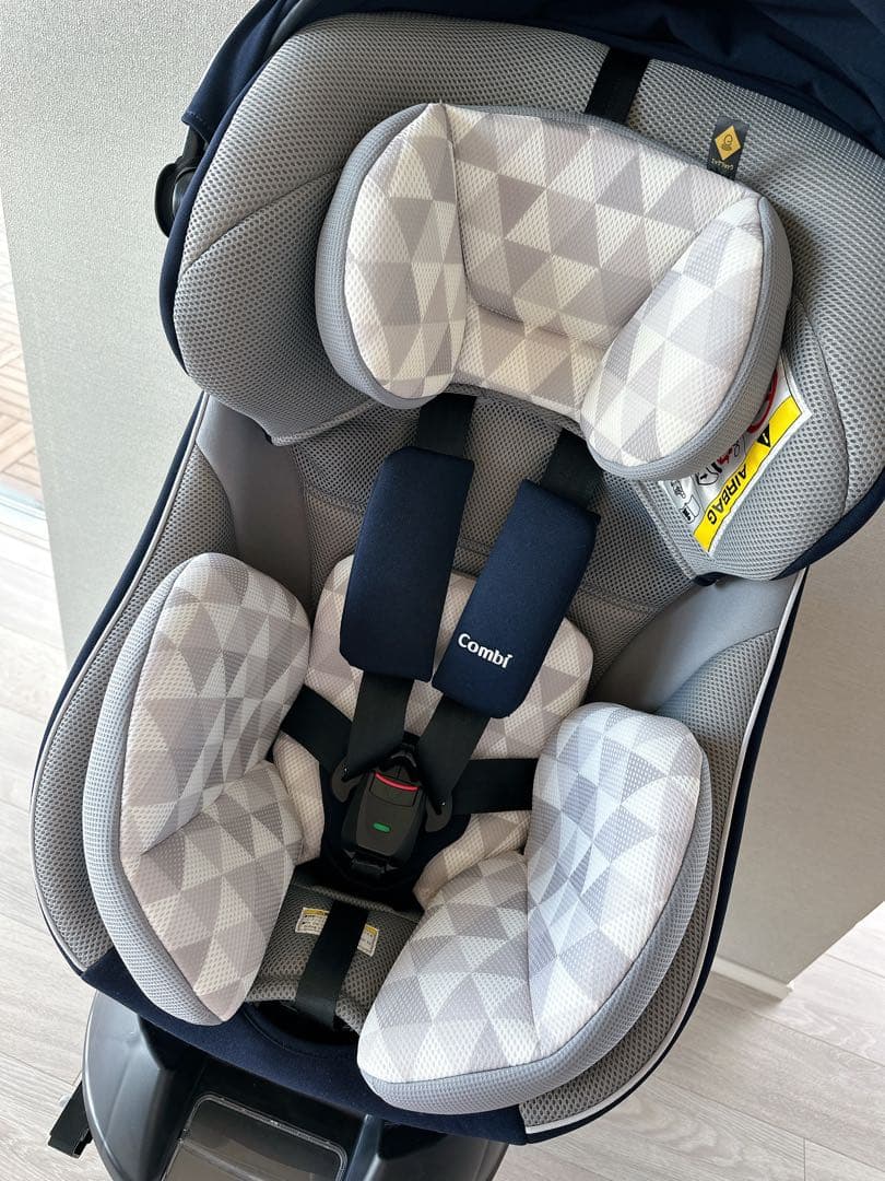 【美品】コンビ クルムーヴスマート ISOFIX