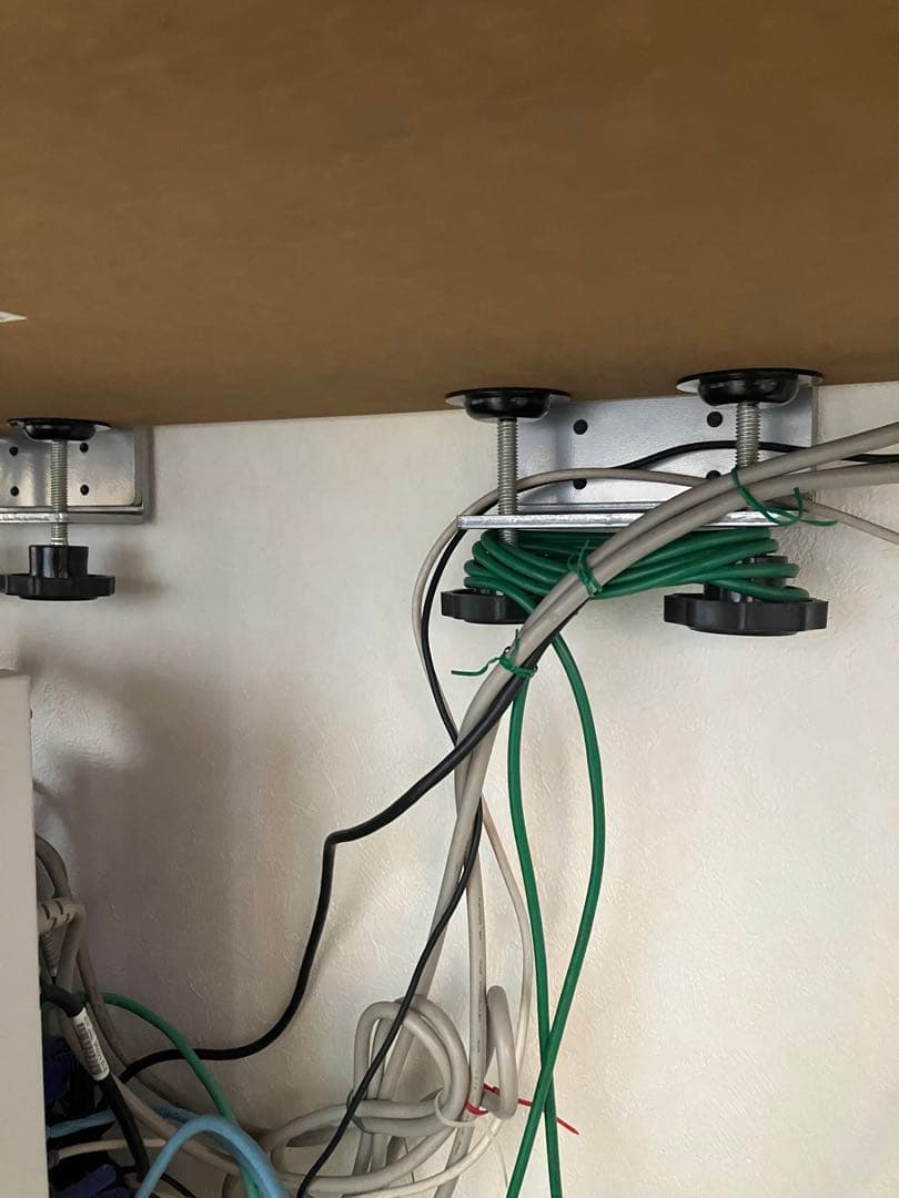 4台液晶モニター マルチモニターマウント