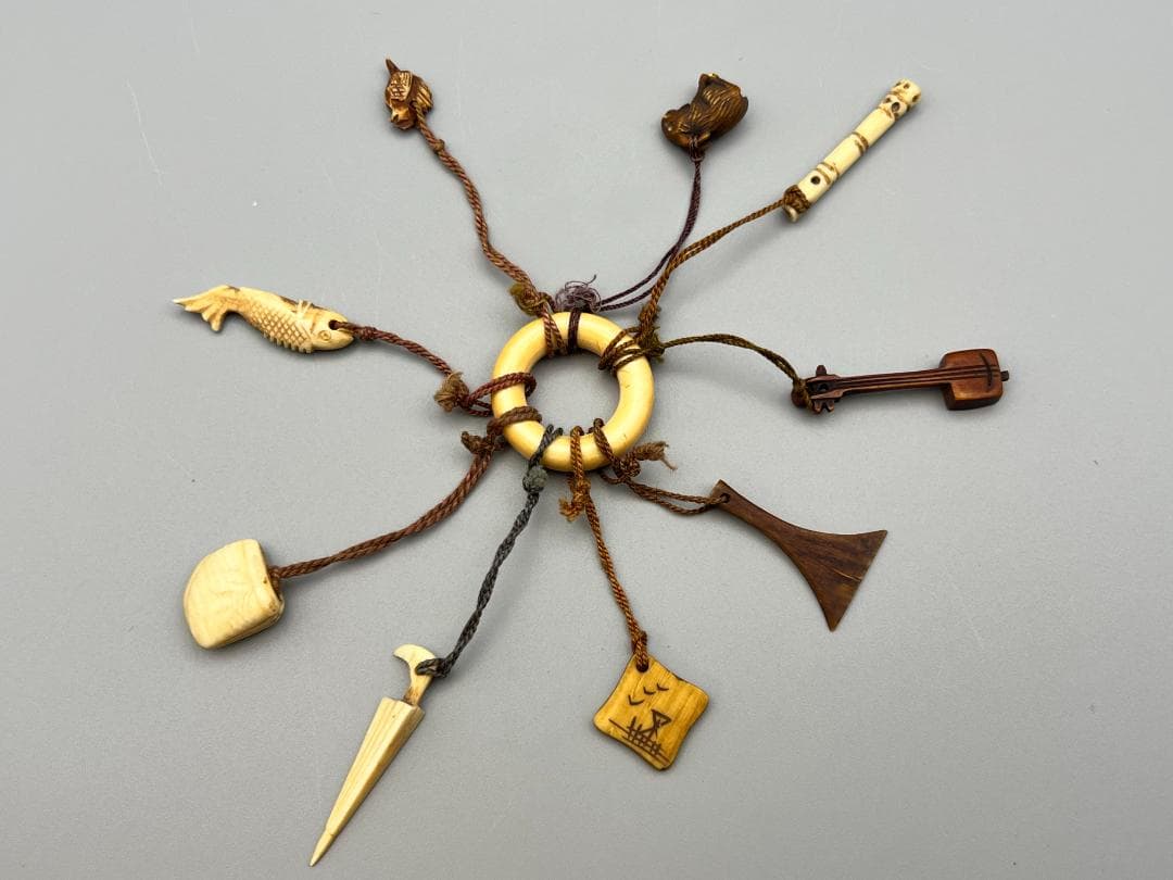 江戸期　レアミニ根付　天然素材　魚　貝　三味線　笛　傘　兎　10点　アンティーク