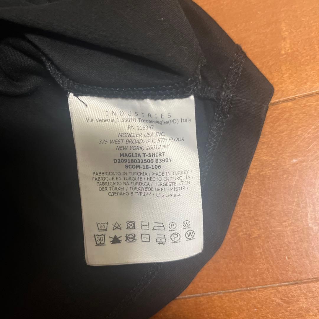 MONCLER 黒 Tシャツ