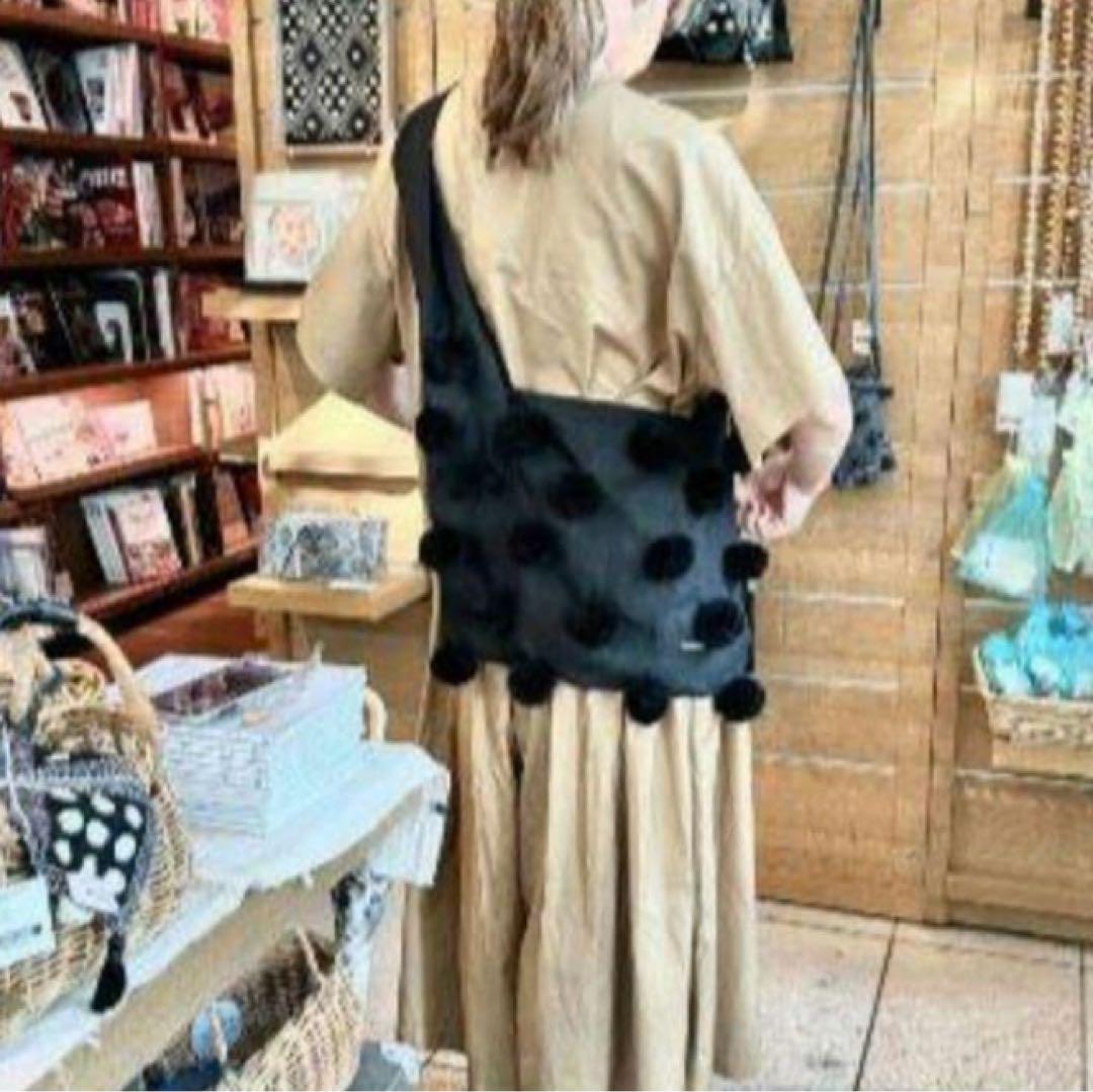 堀川波さん　BonBonバッグ　ボンボン　ブラック　リネン　ショルダーバック