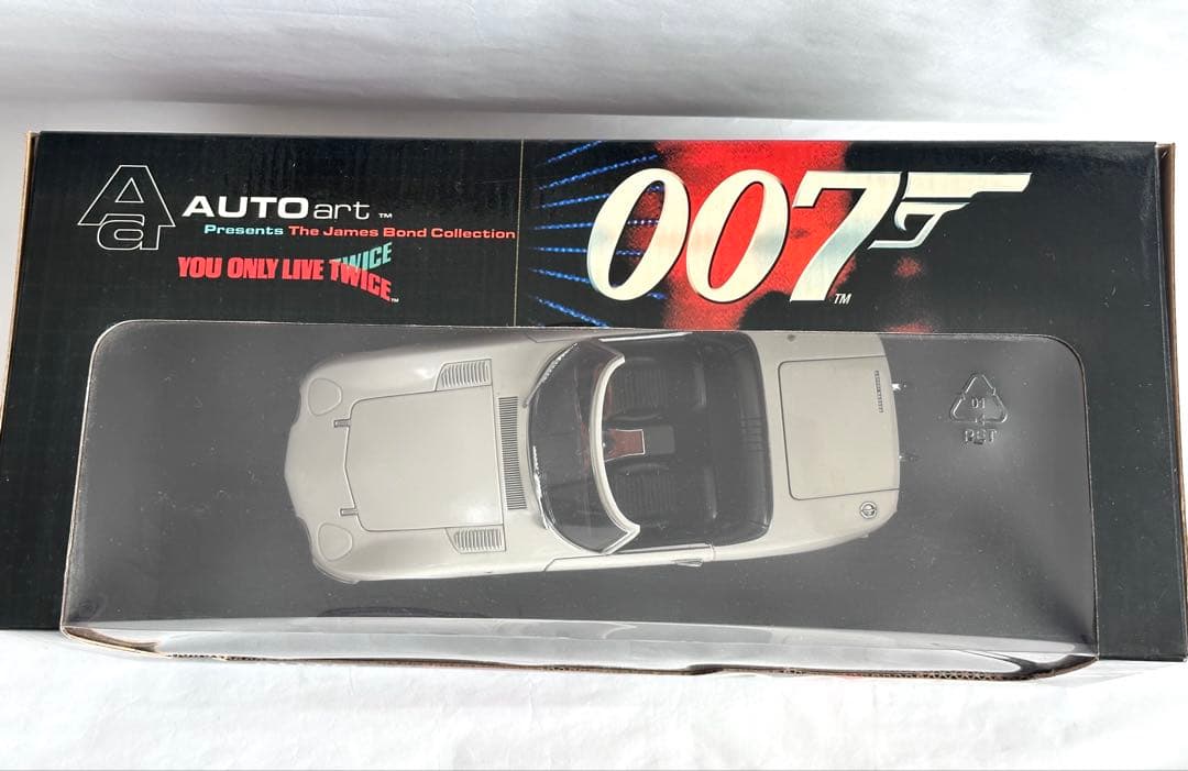 オートアート 1/18トヨタ2000GT 007 ボンドカー