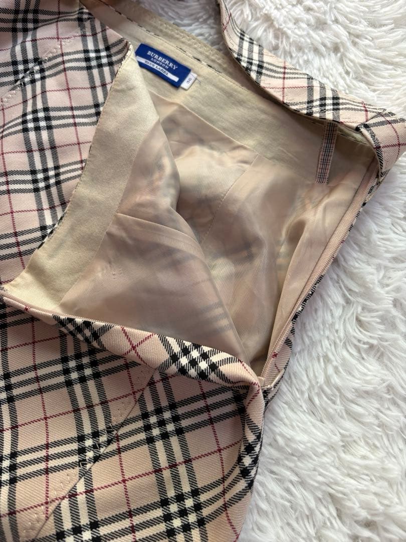 バーバリーブルーレーベルフレアスカートノバチェック　ベルト　ひざ丈　ベージュ38