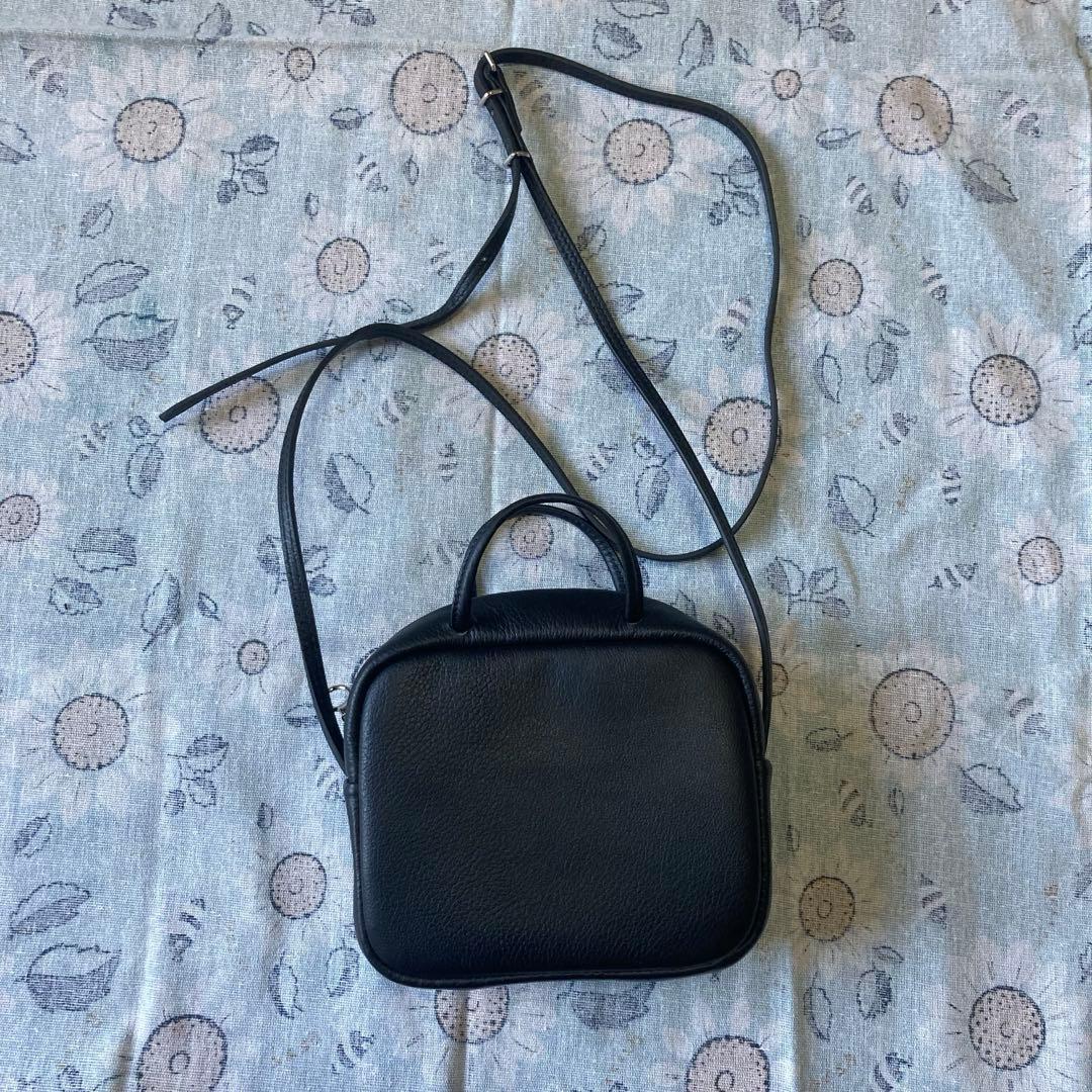 Aeta ブラックレザーショルダーバッグ