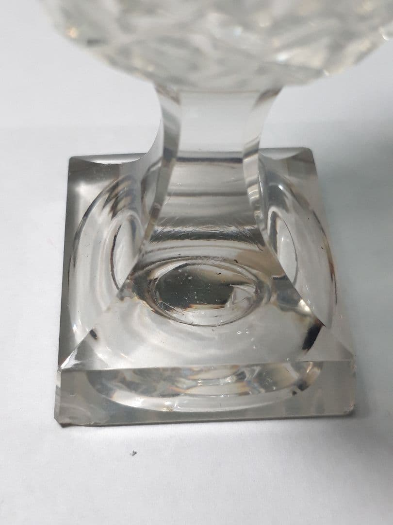 霰紋様脚付ガラス杯(江戸中期~後期)